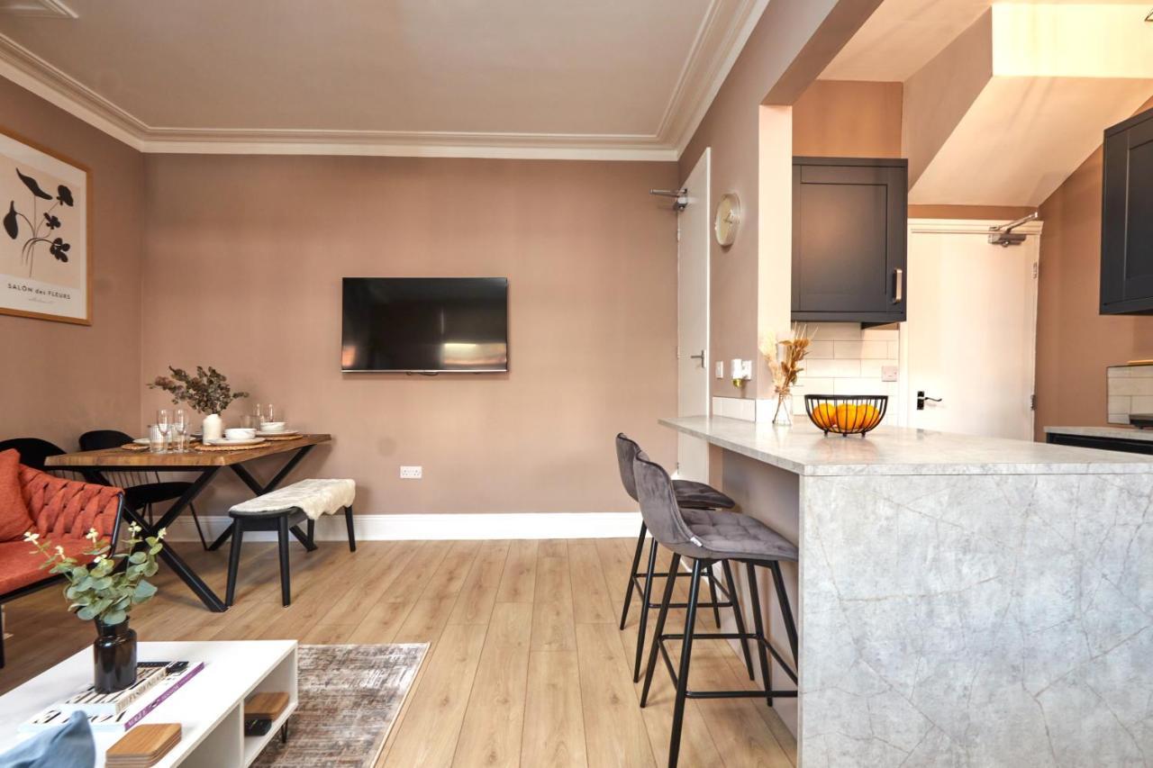 Homebird Property - Haddon House ลีดส์ ภายนอก รูปภาพ